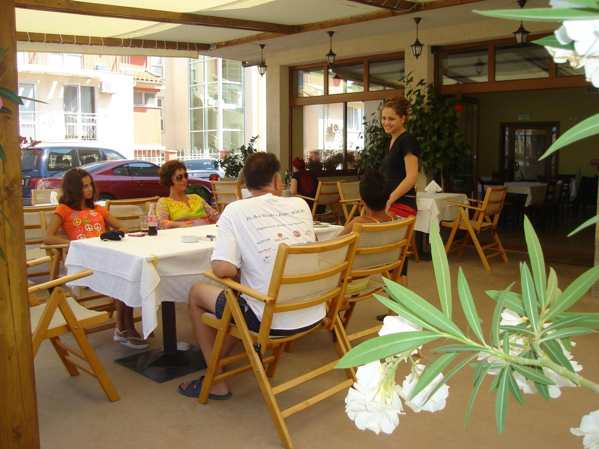 Family Hotel Muses Sozopol Buitenkant foto